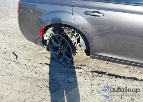 2023 Chrysler 300 300S z USA, uszkodzony, nr VIN 2C3CCABG2PH573139